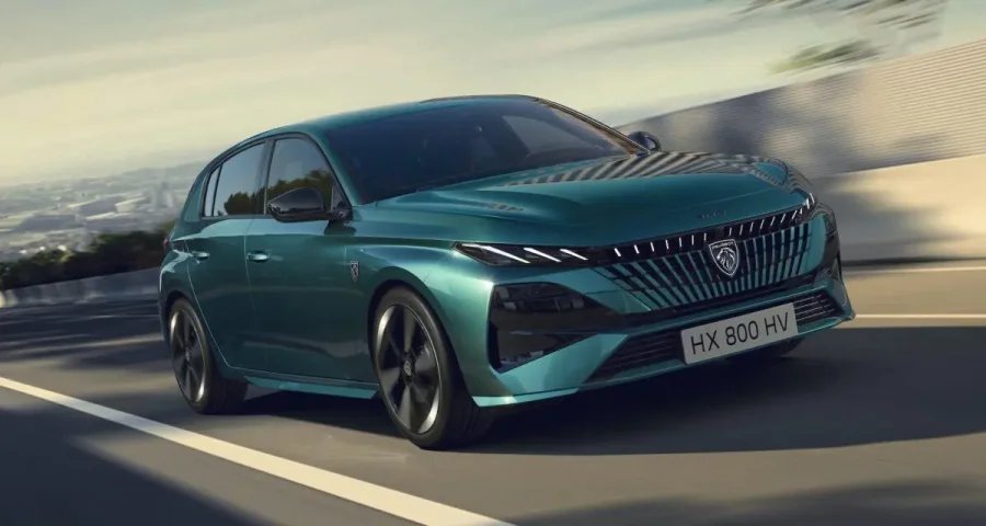 Peugeot 308 restylée : Tarifs révélés et surprise au rendez-vous - Peugeot 308