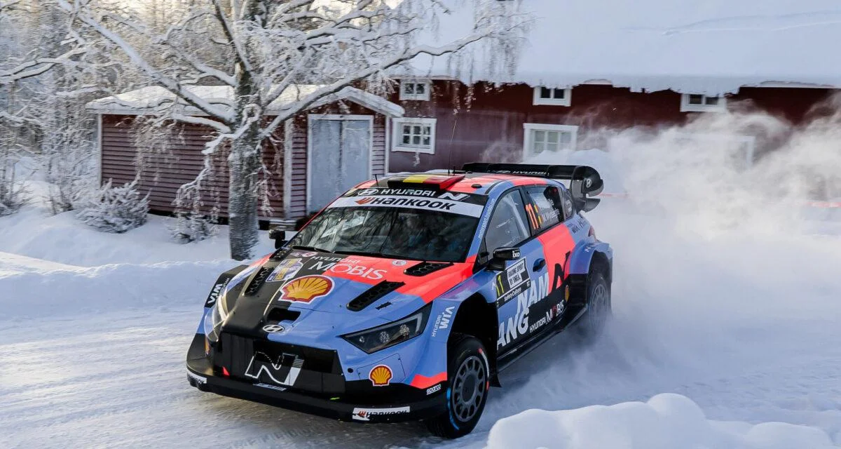 WRC : Neuville compare Hamilton à un pilote de rallye - WRC