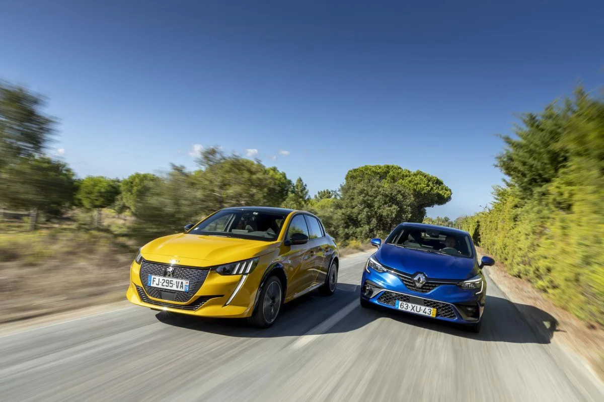 Renault Clio vs Peugeot 208 : Guide d'achat pour citadines 2023 - achat citadine